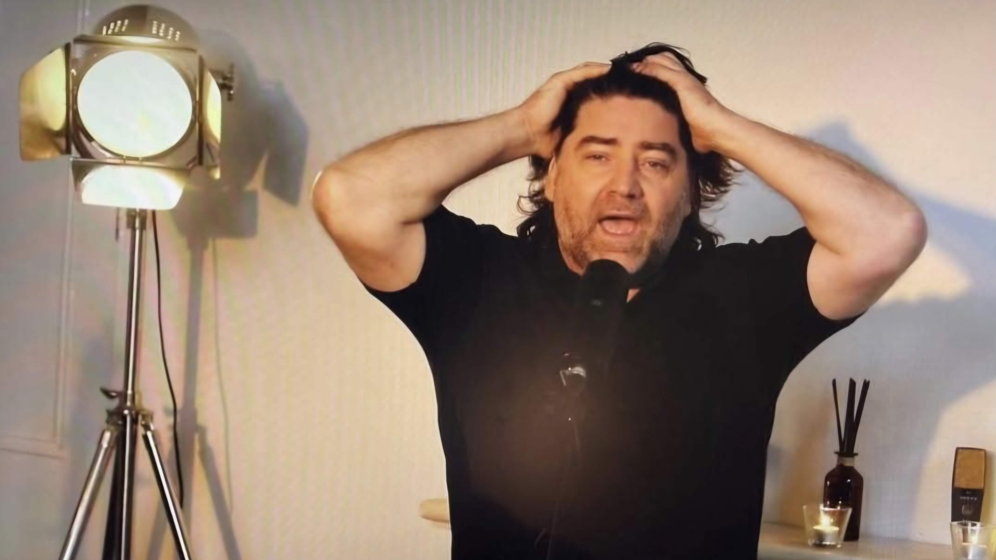 ‘Sinead O’Connor was having a row with someone on the phone and f**ked it into The Liffey’ - singer Brian Kennedy